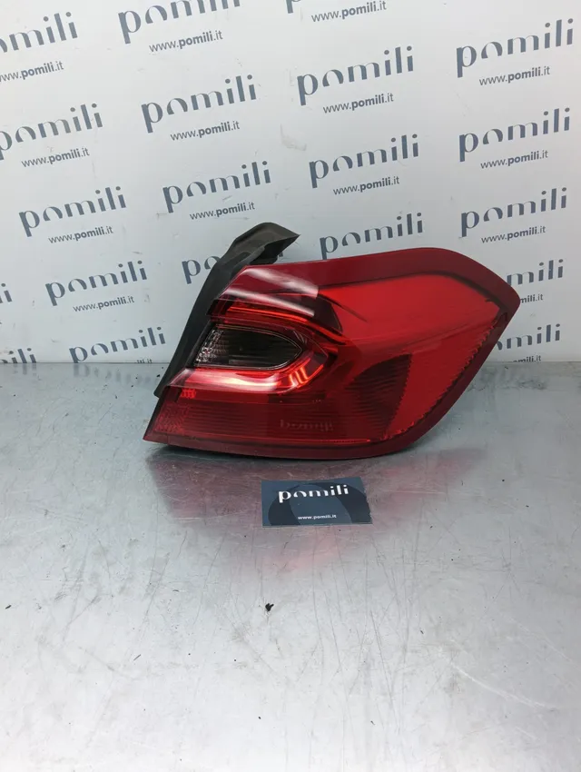 Pomili Fanaleria fanale posteriore Ford Fiesta destro H1BB13404AH usato