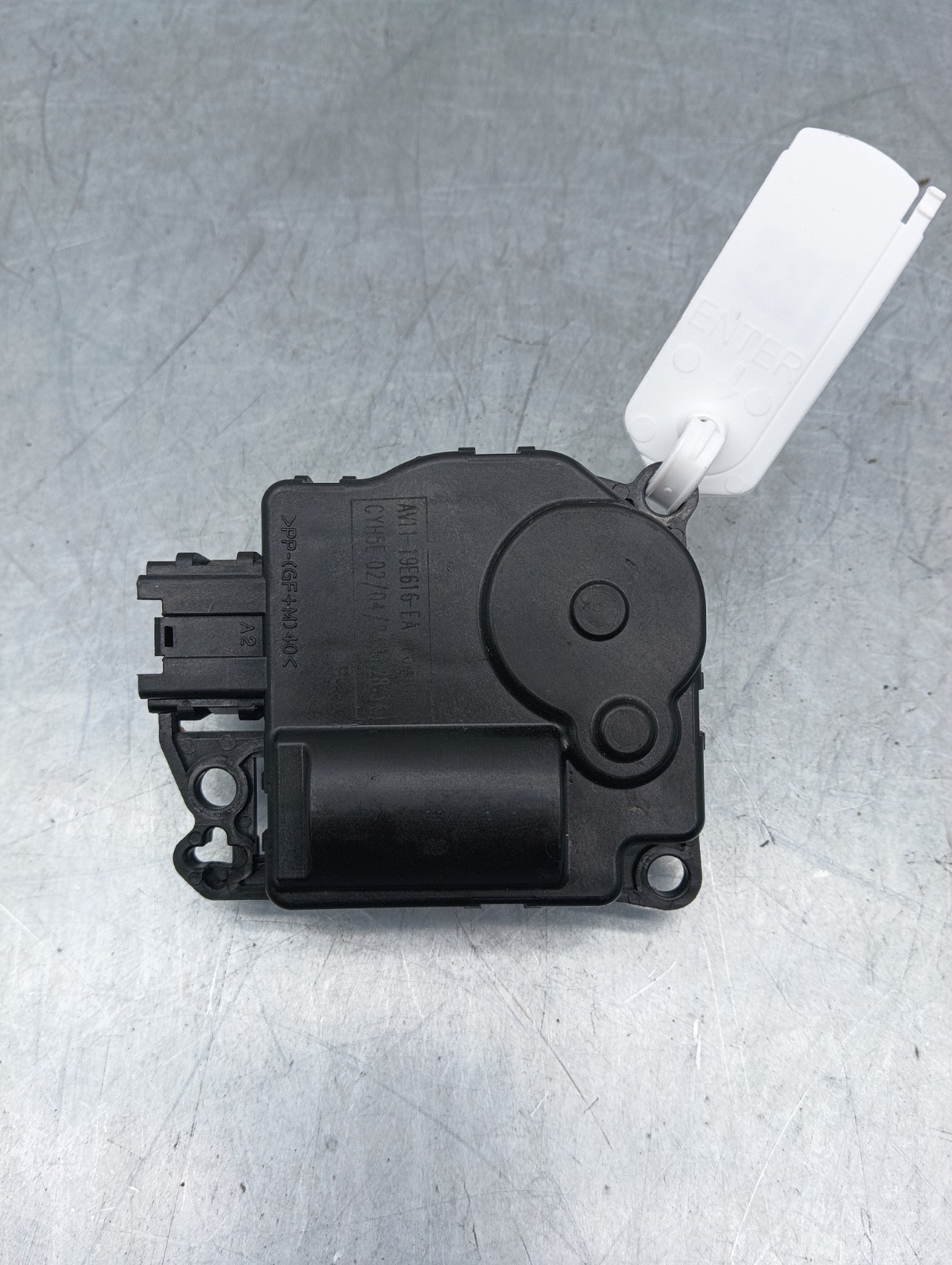 Pomili Motore e cambio con supporti motorino attuatore clima AV11-19E616-GA usato