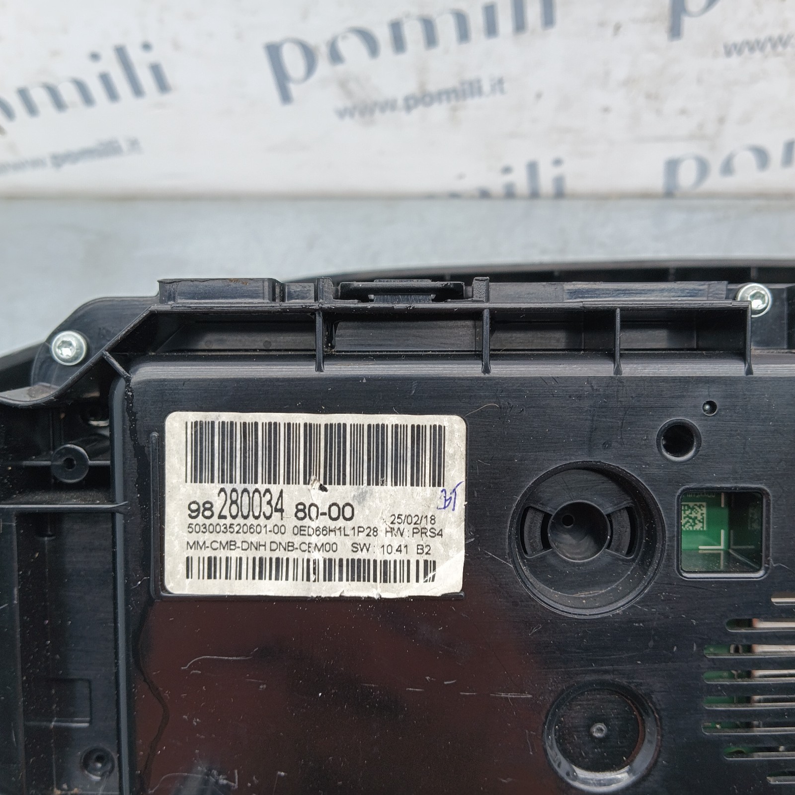 Pomili Rivestimenti interni e parti interne Peugeot 2008 I quadro strumenti 9828003480-00 usato