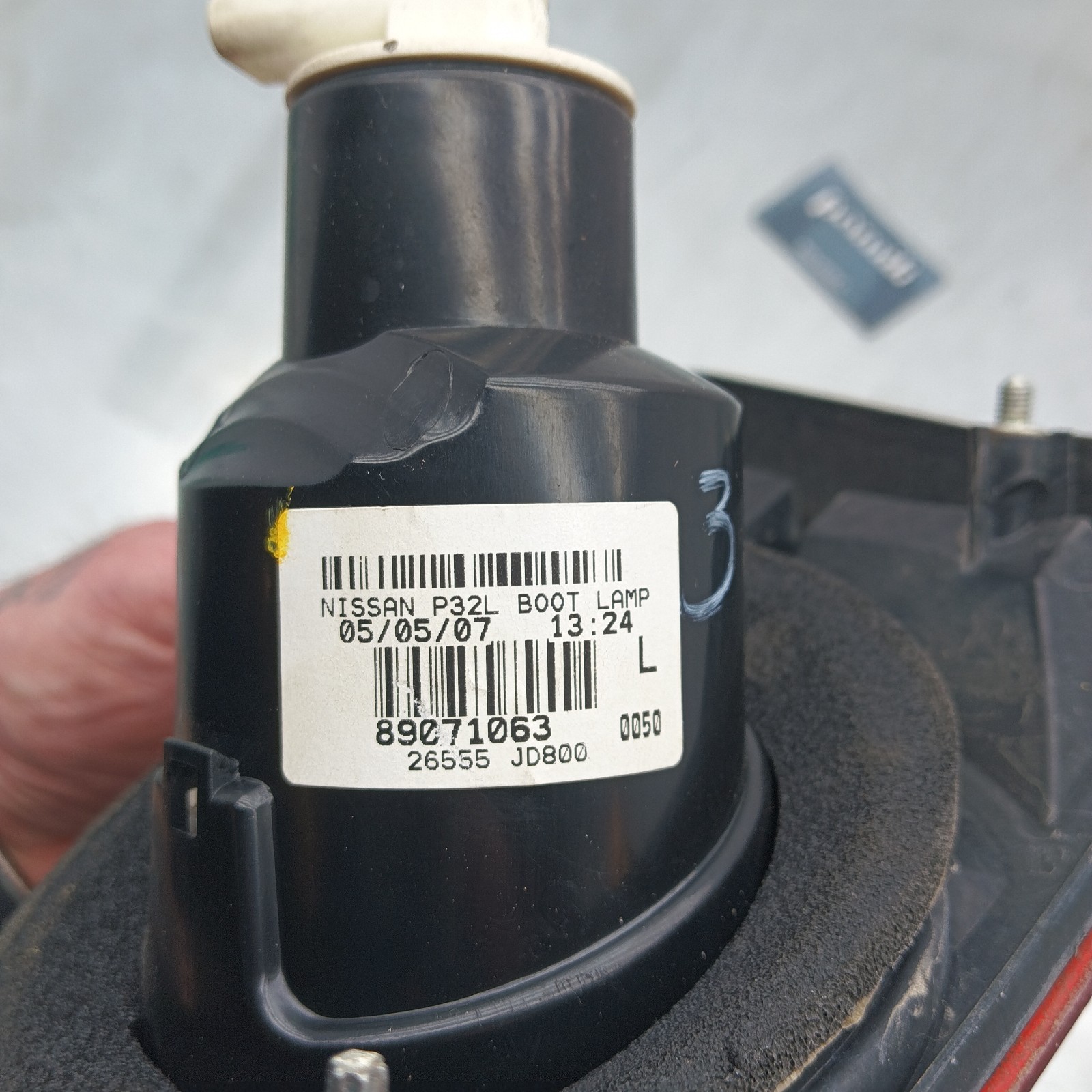 Pomili Fanaleria Nissan Qashqai fanale posteriore sinistro portellone 89071063 usato