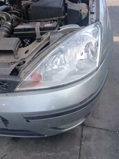 Pomili Fanaleria Proiettore SX FORD FOCUS (CAK) (10/01>04/05<) faro sinistro