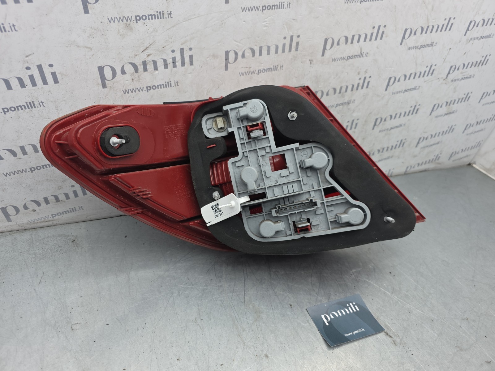 Pomili Fanaleria Mercedes-Benz Classe C W204 (2007-2011) 08-440-1950R-R fanale posteriore destro usato