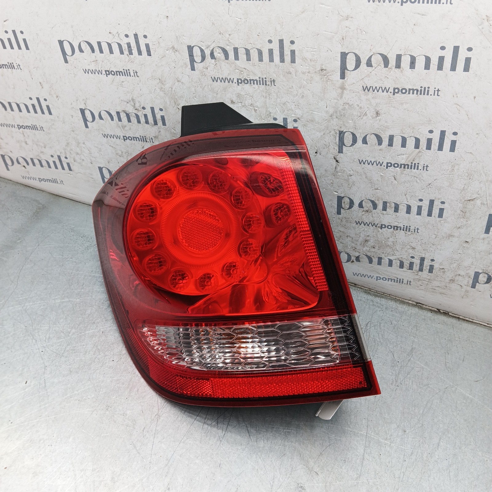 Pomili Fanaleria Fiat Freemont/Dodge Journey fanale posteriore sinistro usato OEM 68078481AD