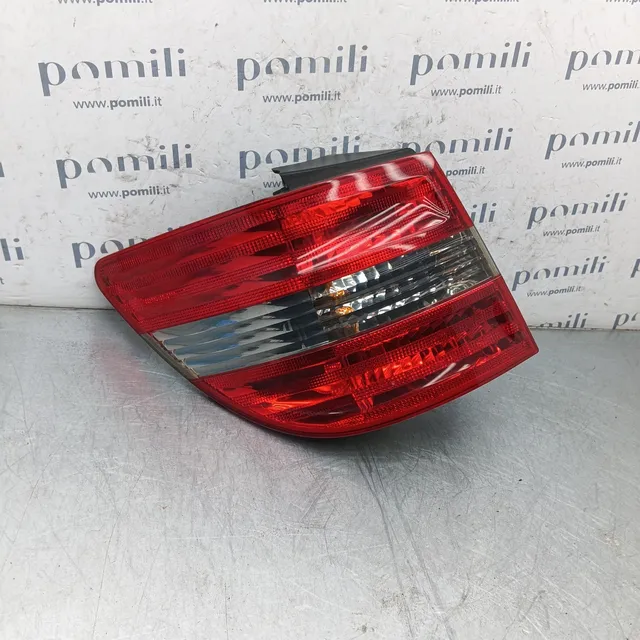 Pomili Fanaleria Classe B W245 fanale posteriore sinistro usato