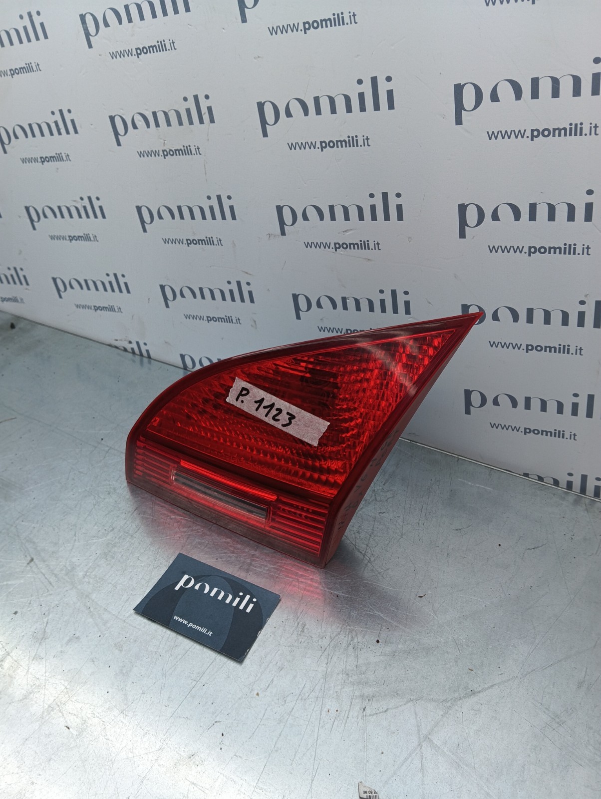Pomili Fanaleria Fanale posteriore destro portellone Kia Venga 92406-1P000 usato