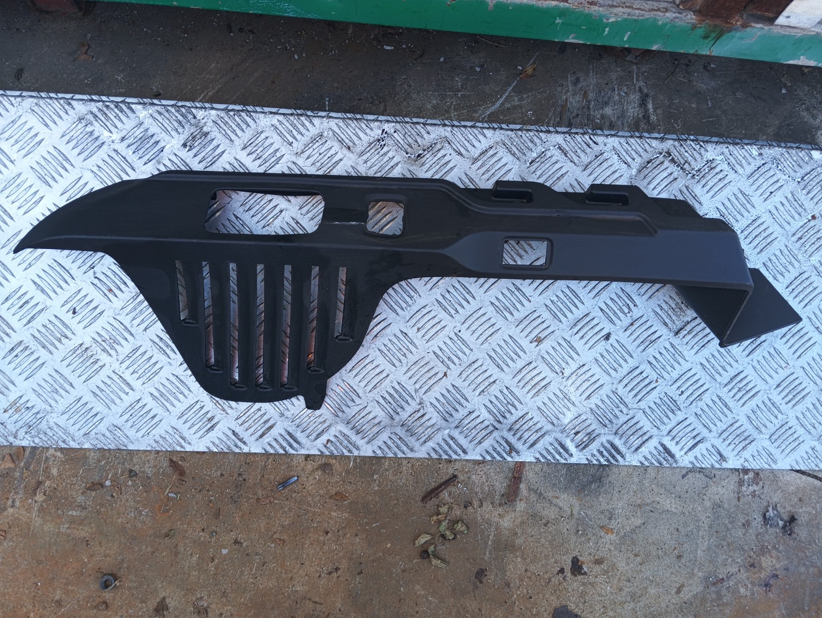 Pomili Rivestimenti interni e parti interne Rivestimento interno SX portabagagli Jaguar F-Pace 2016-20 HK83-31013-AC usato