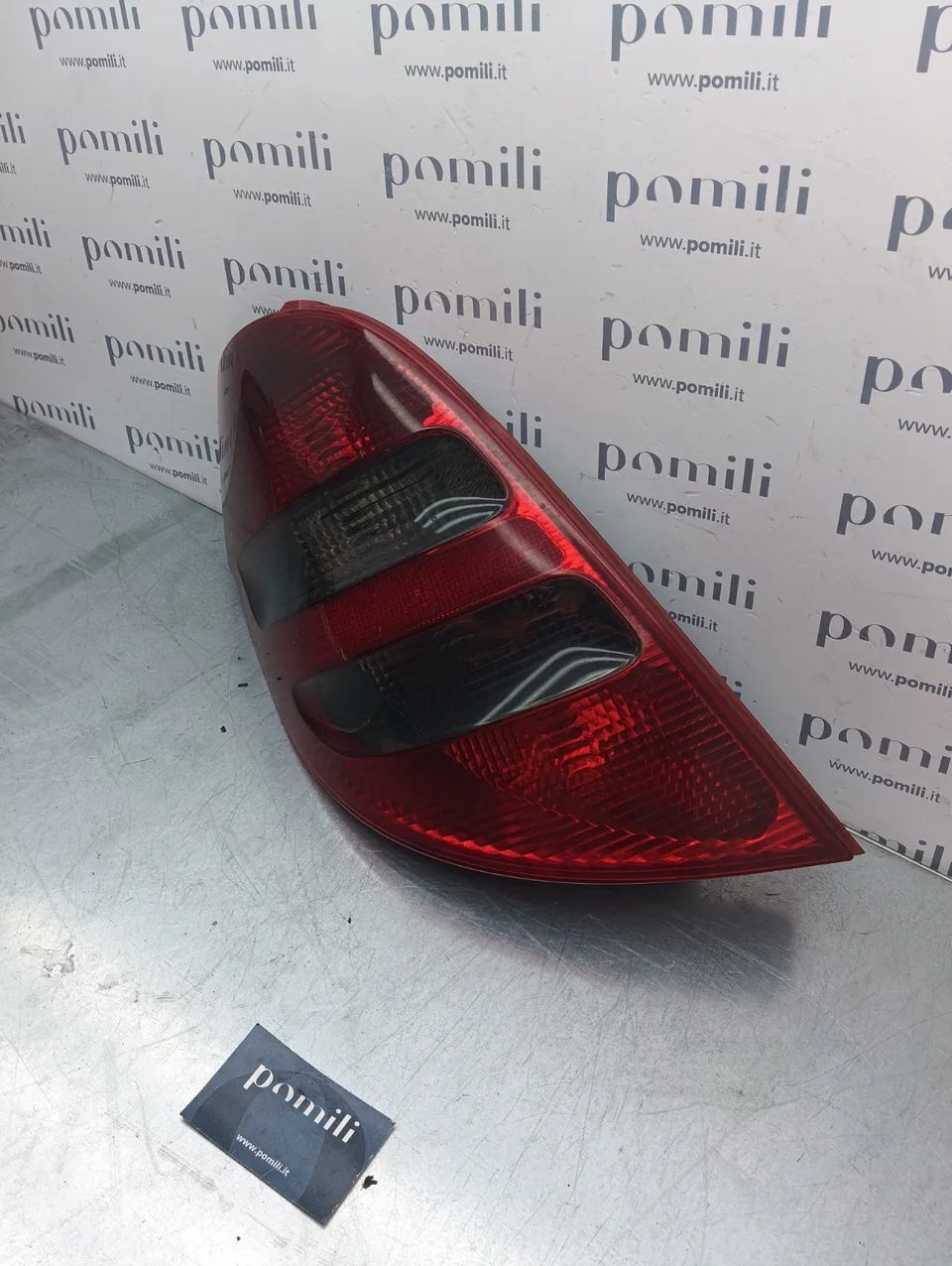 Pomili Fanaleria Mercedes-Benz A180 W169 fanale posteriore sinistro 1698200964 usato
