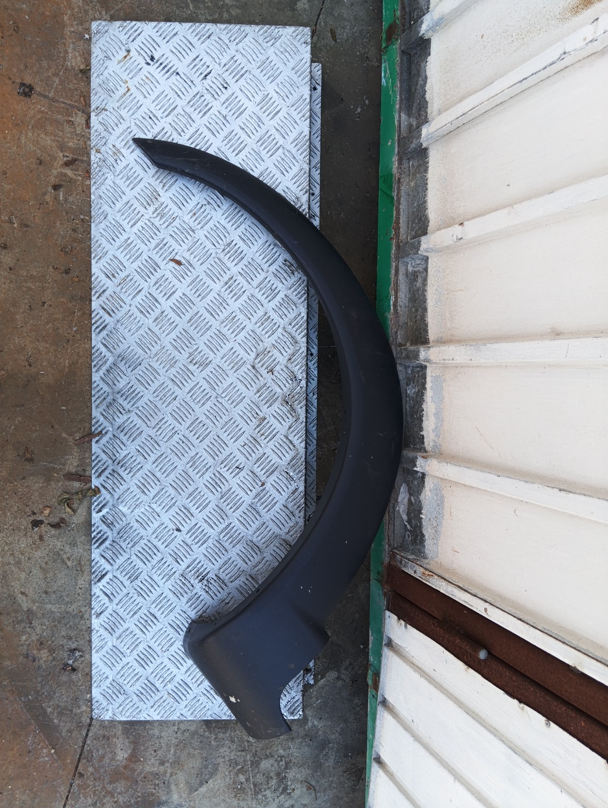Pomili Lamierati esterni 30678043 arco parafango sinistro Volvo XC70