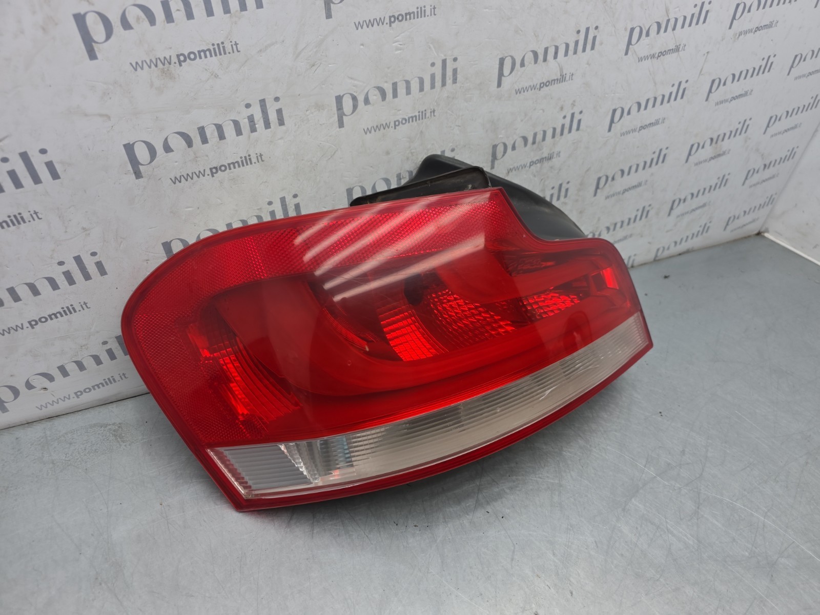 Pomili Fanaleria BMW S1 120d Coupé (E82) fanale posteriore sinistro usato