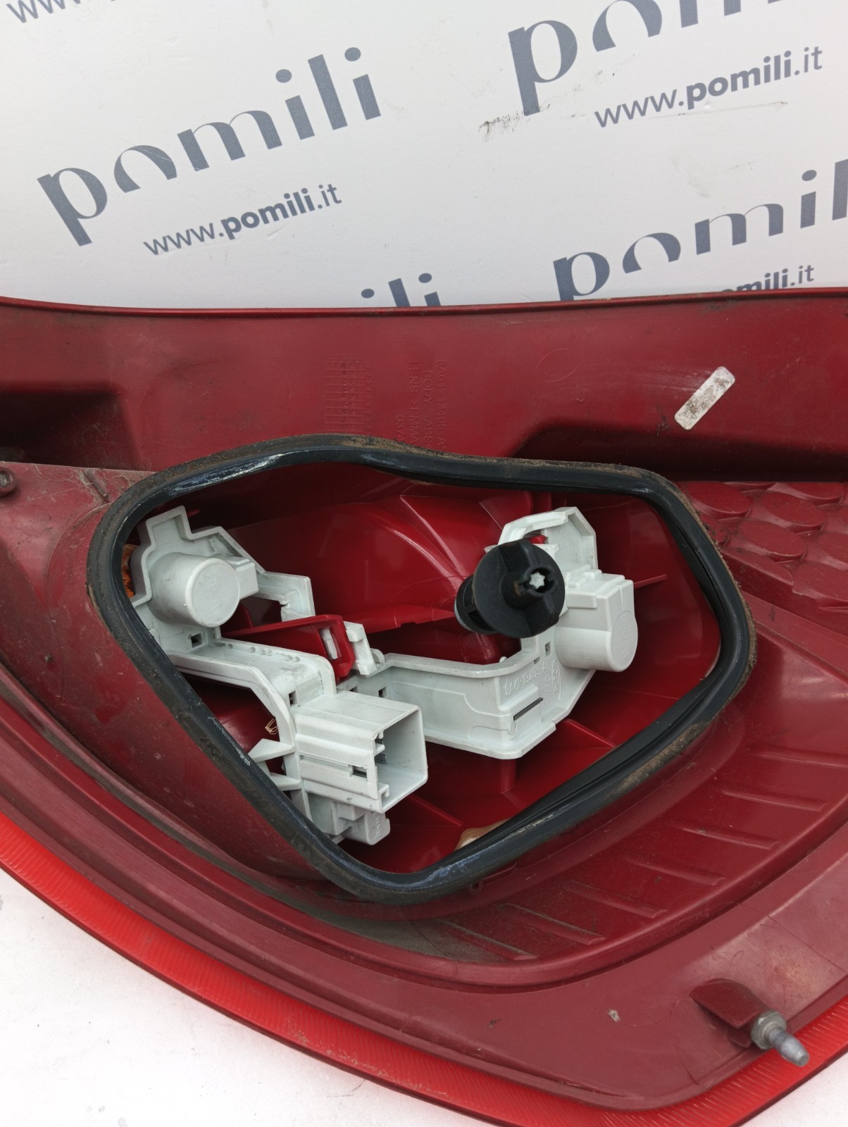 Pomili Fanaleria Ford Fiesta fanale posteriore destro 8A6113404A usato