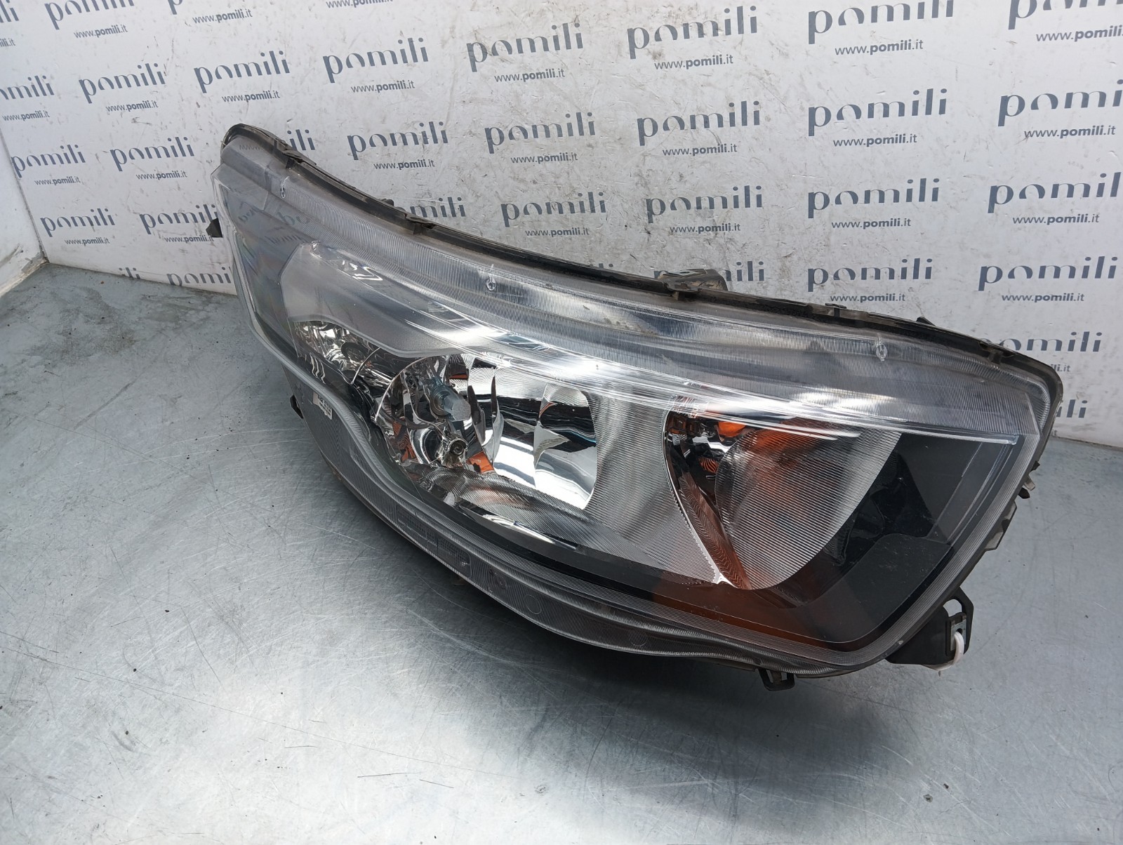 Pomili Fanaleria Faro anteriore destro Iveco Daily 5801473749 usato