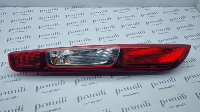 Pomili Fanaleria Fanale posteriore destro Ford Focus II Berlina 4M5113404A usato