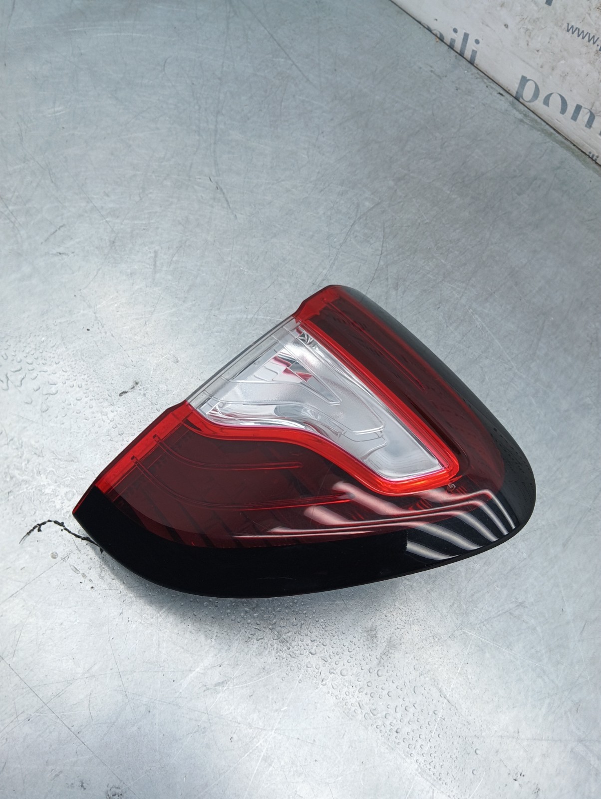 Pomili Fanaleria Renault Captur fanalino portellone sinistro 265555726R