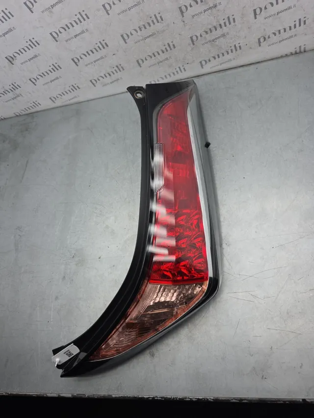 Pomili Fanaleria Toyota Aygo II 81551-0H110 fanale posteriore destro LED usato