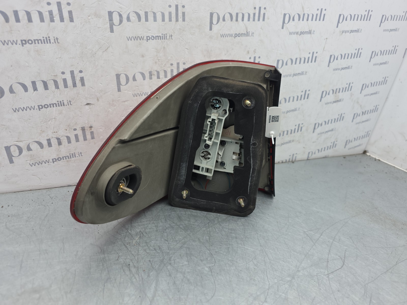 Pomili Fanaleria Mercedes-Benz Classe E S211 fanale posteriore destro usato