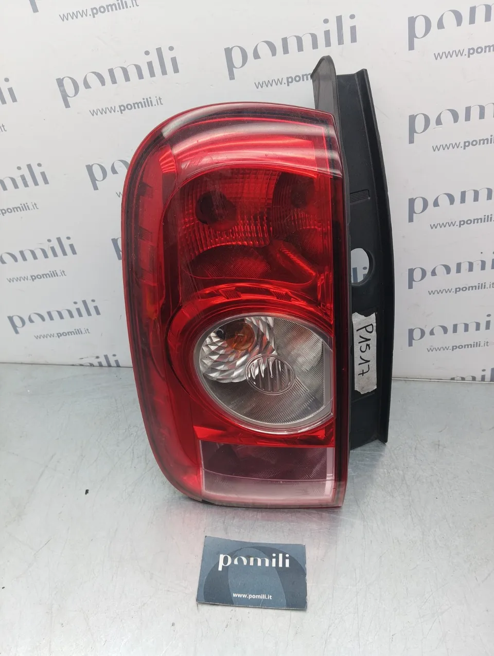 Pomili Fanaleria Dacia Duster fanale sinistro usato