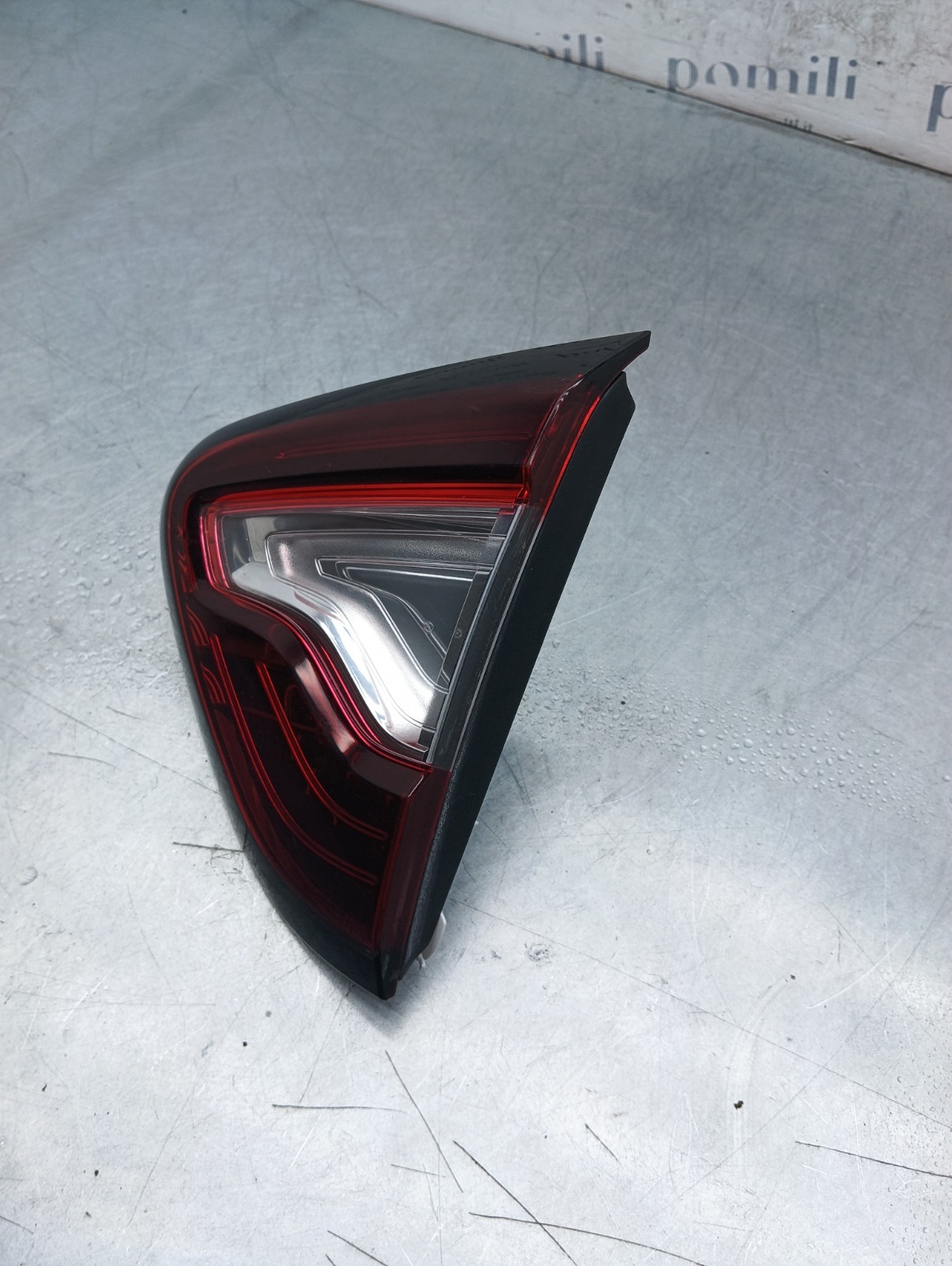 Pomili Fanaleria Renault Captur fanale interno destro portellone usato