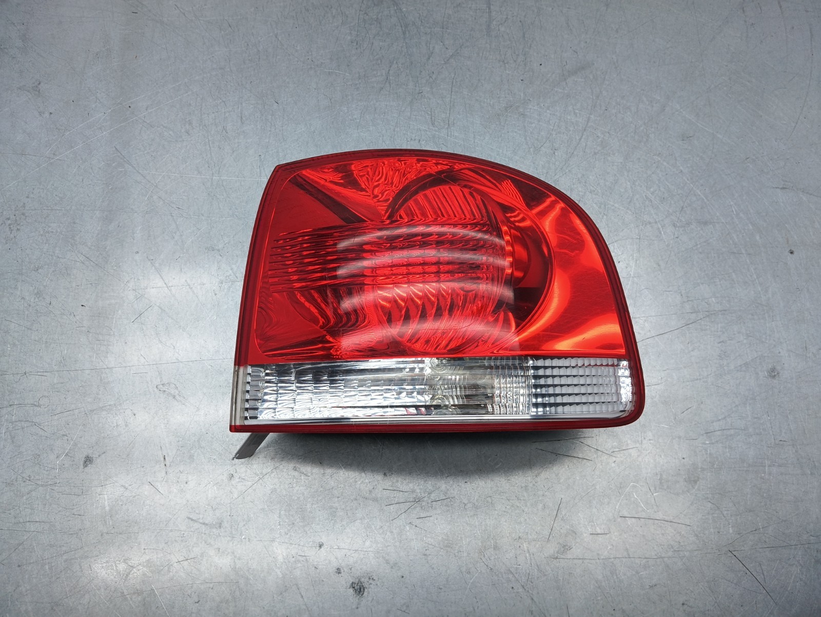 Pomili Fanaleria Volkswagen Touareg 2002-2010 fanale posteriore destro usato