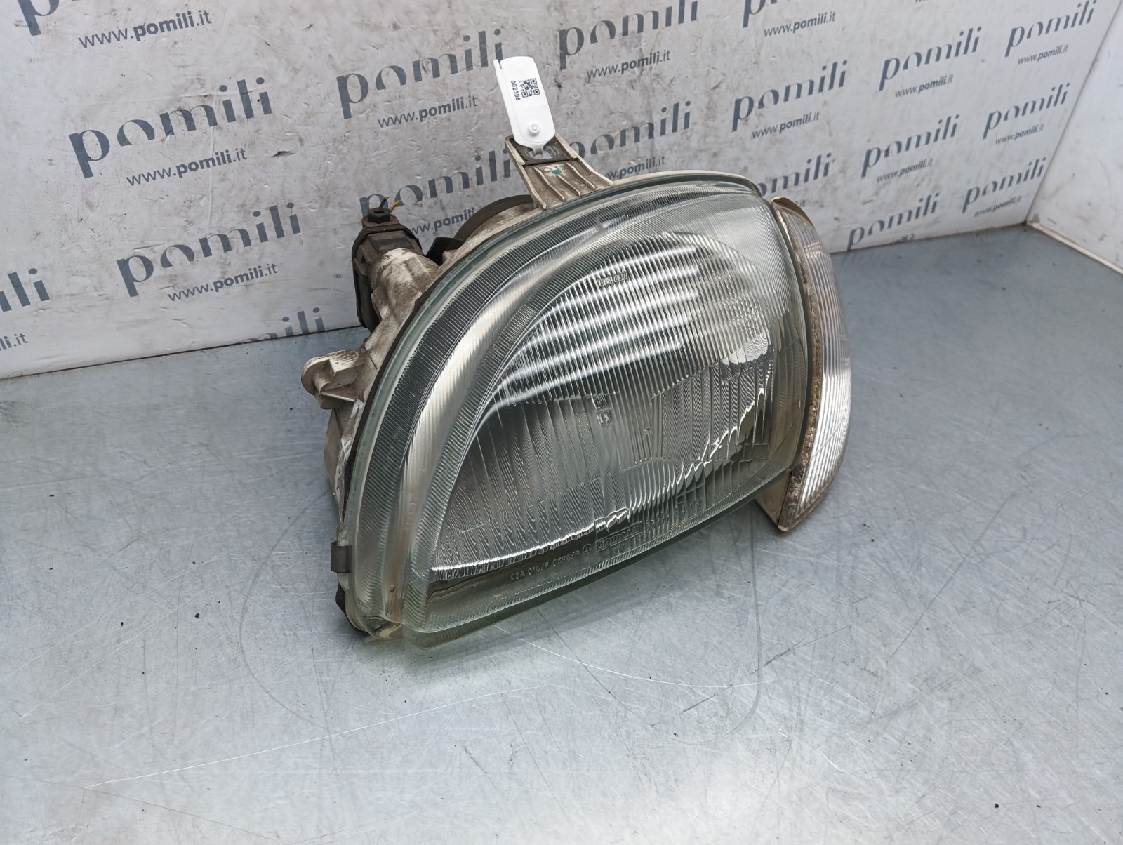 Pomili Fanaleria Fiat 600 faro anteriore sinistro con freccia usato