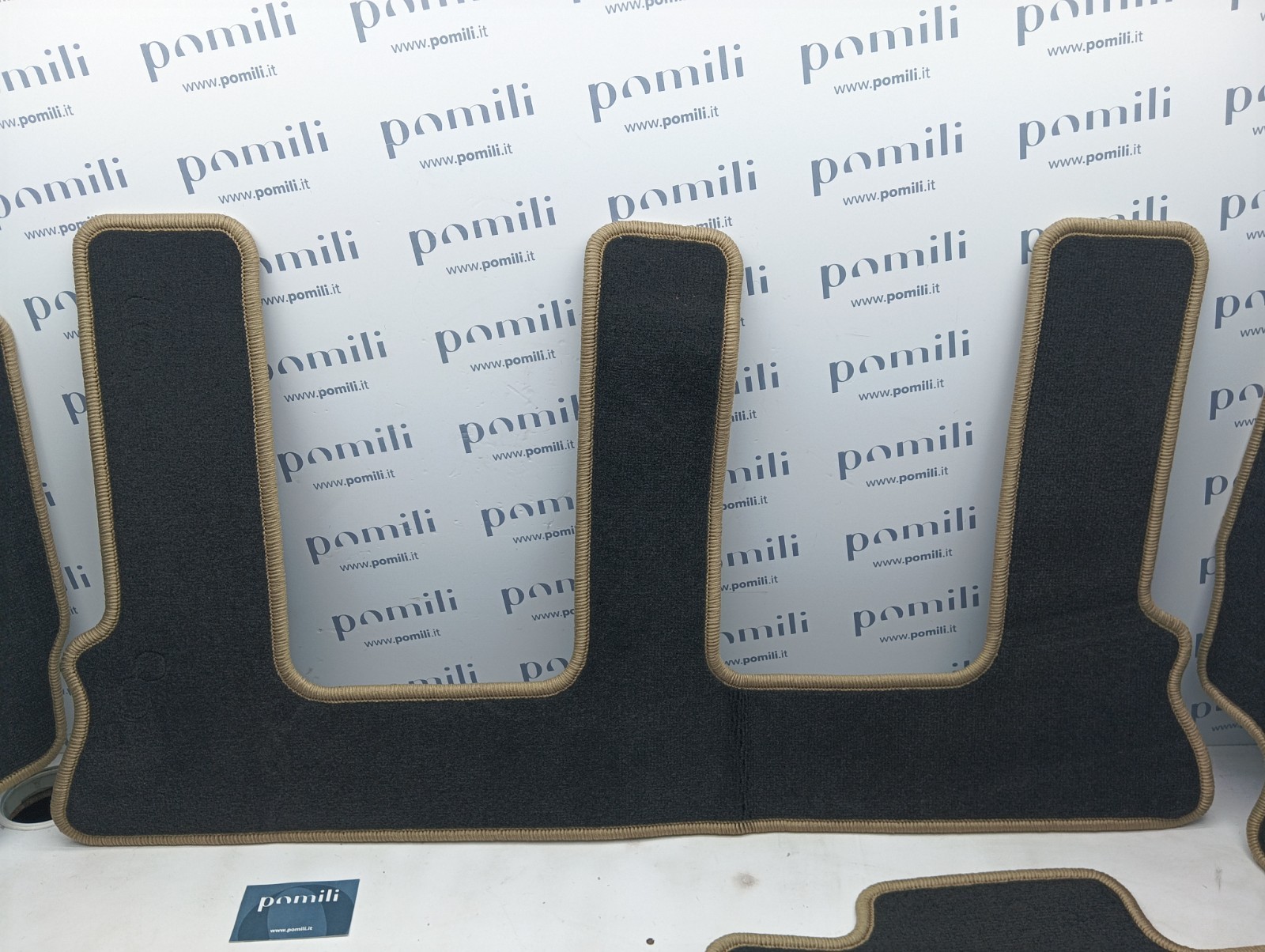 Pomili Rivestimenti interni e parti interne Kit tappetini Toyota Land Cruiser PZ410-J2351-FN nero beige