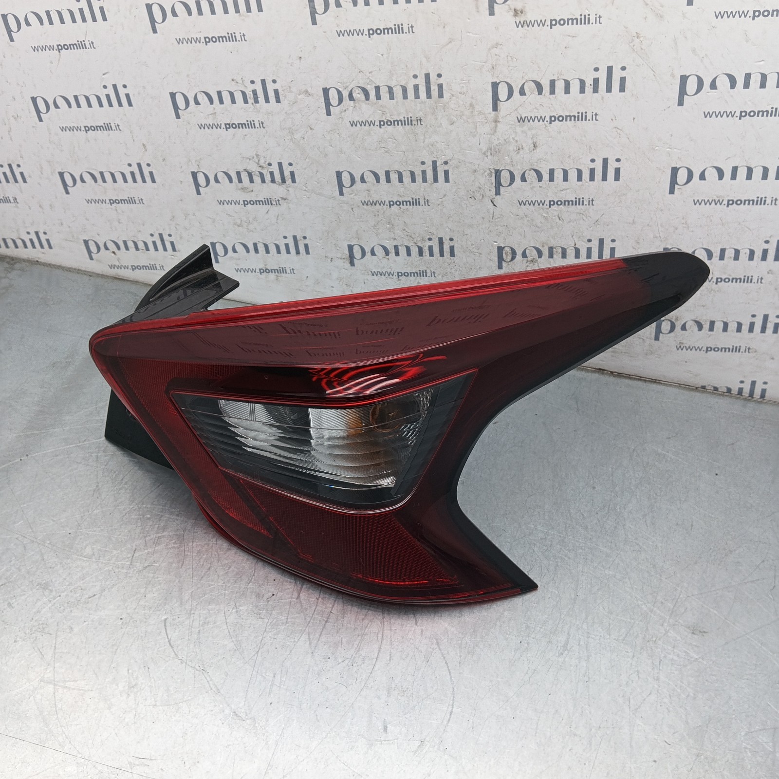 Pomili Fanaleria Nissan Micra K14 fanale posteriore destro usato