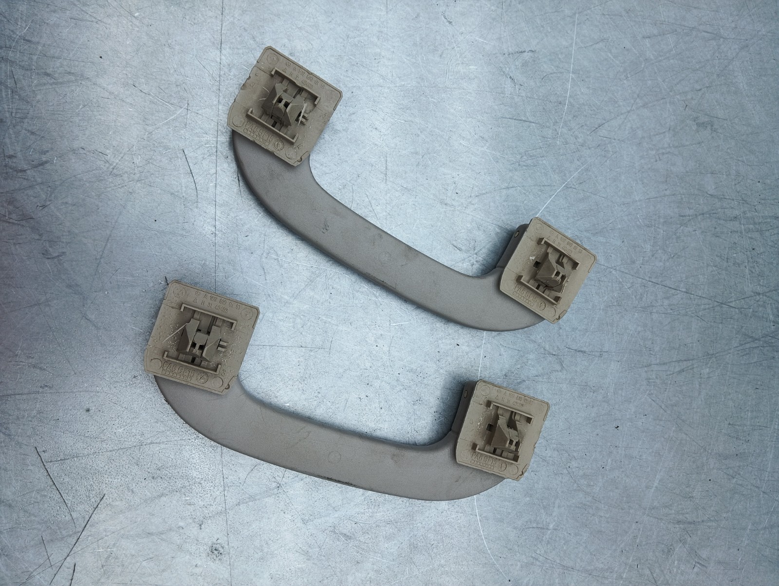Pomili Rivestimenti interni Set 2 maniglie di servizio Mercedes-Benz Classe A W169 A1698100151 usato