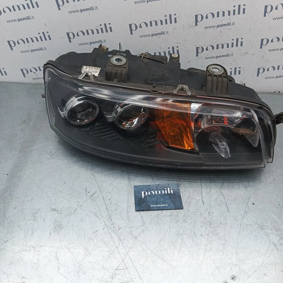 Pomili Fanaleria Fiat Punto 188 205957 faro anteriore destro usato