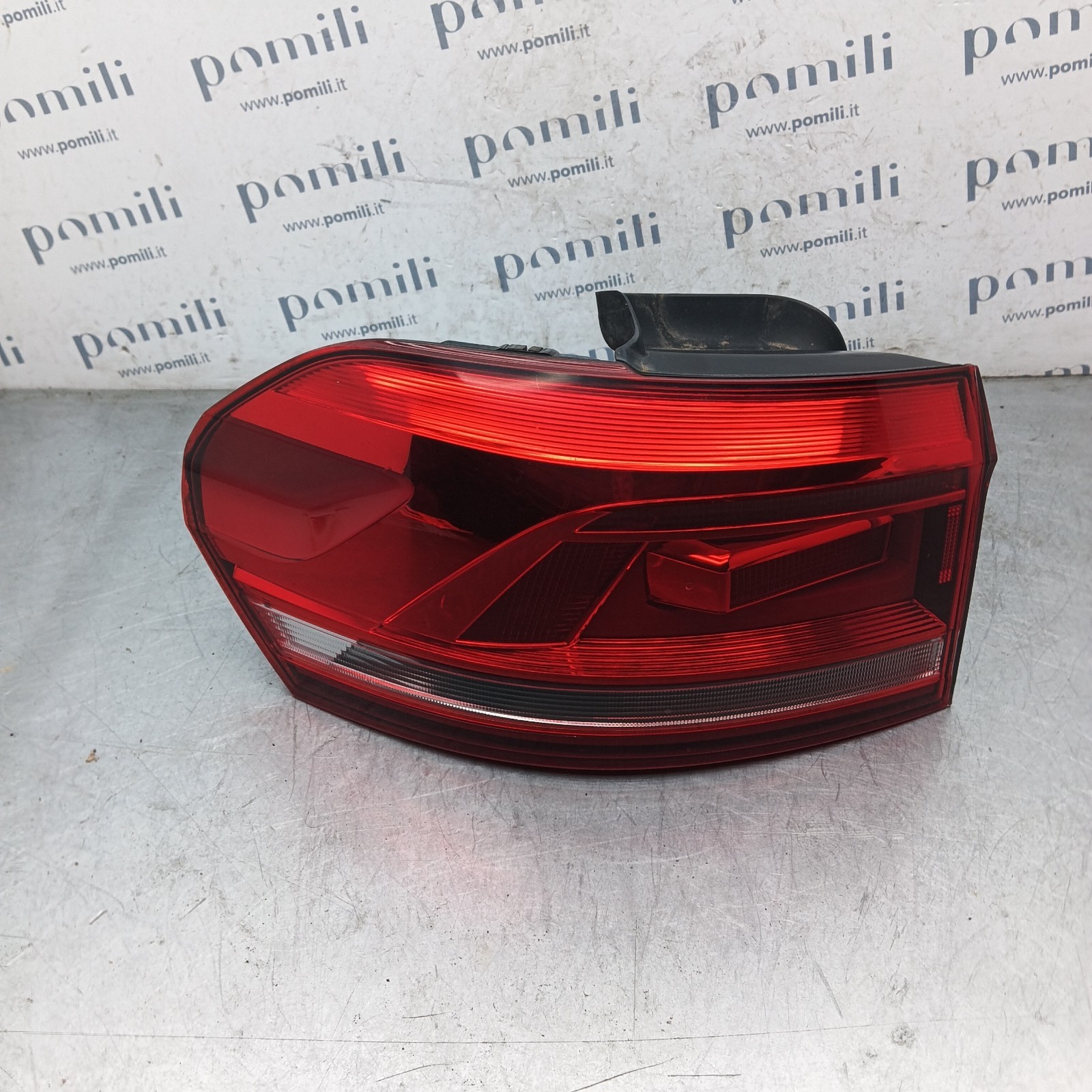 Pomili Fanaleria Fanale posteriore sinistro Volkswagen Touran L90084783 usato