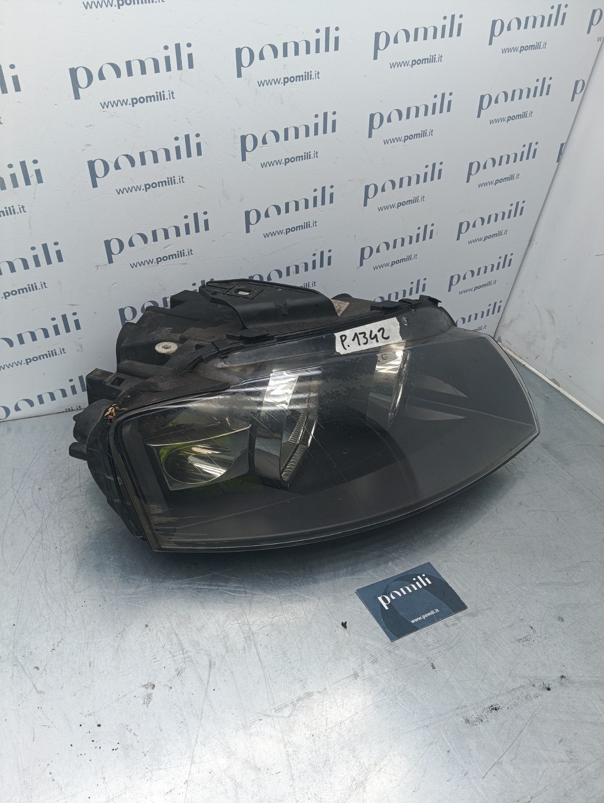 Pomili Fanaleria Faro anteriore destro Audi A3 1305630398 usato