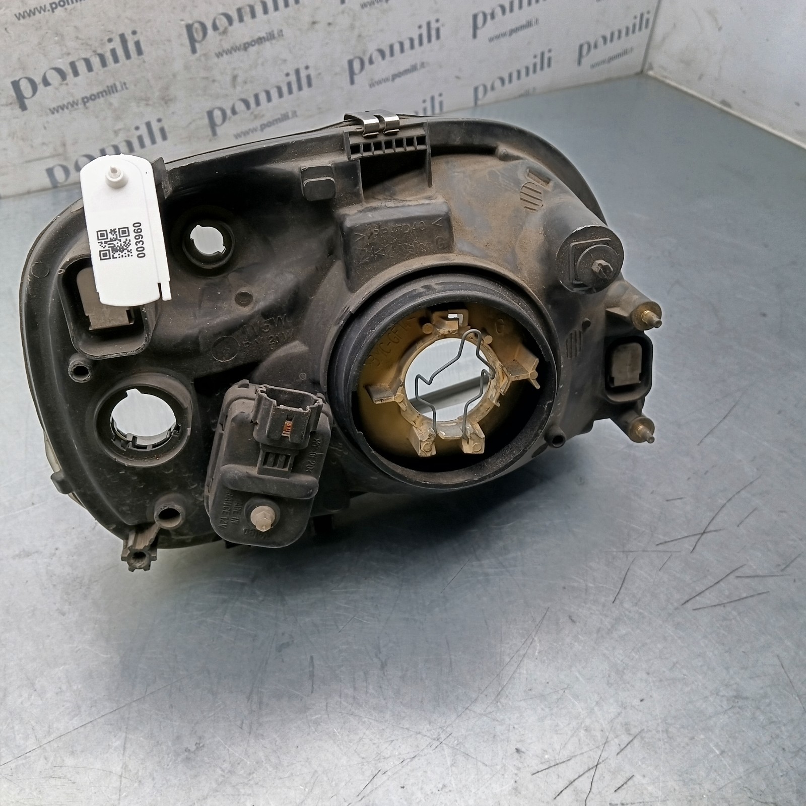Pomili Fanaleria Micra K11 faro anteriore sinistro usato
