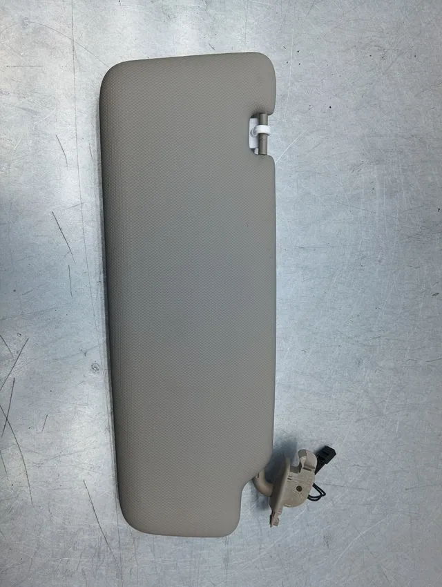 Pomili Rivestimenti interni e parti interne Ala parasole sinistra (Guidatore) Audi A3/A4/A5/Q3/Q5 8K0857551 usata