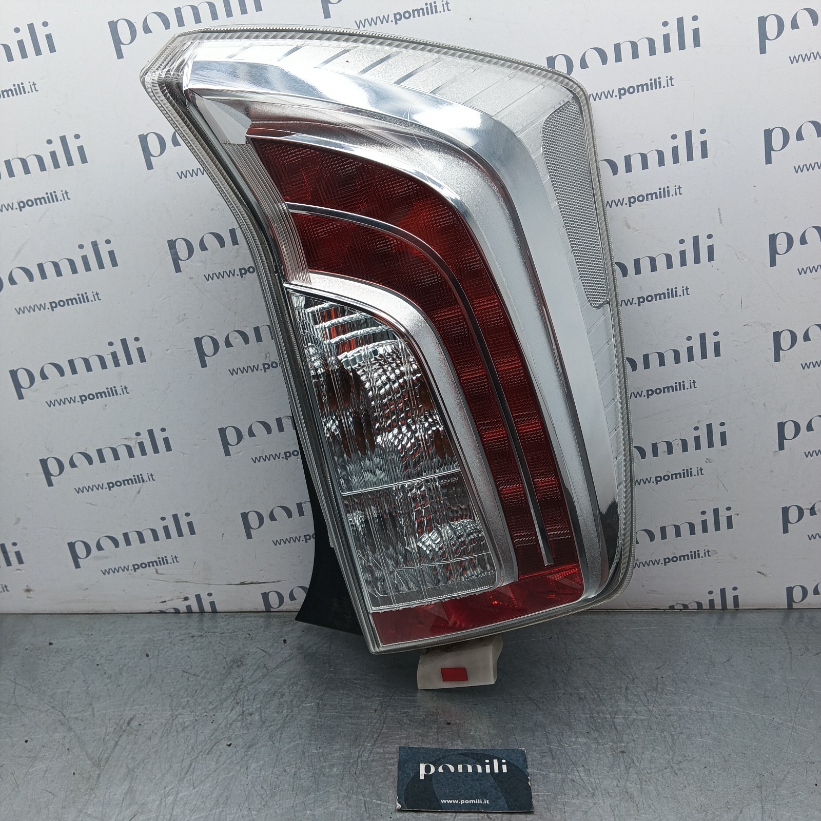 Pomili Fanaleria Toyota Prius (2009-2015) 81551-47170 fanale posteriore destro usato