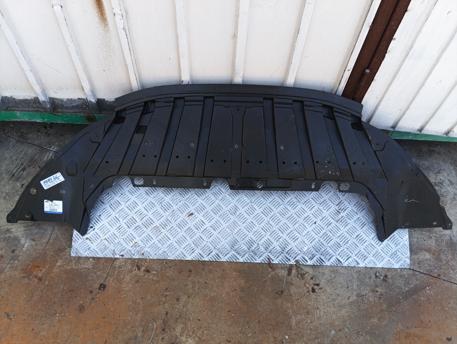 Pomili Paraurti anteriore Ford C-MAX II AM51-A8B384-A protezione sottoparaurti nuova