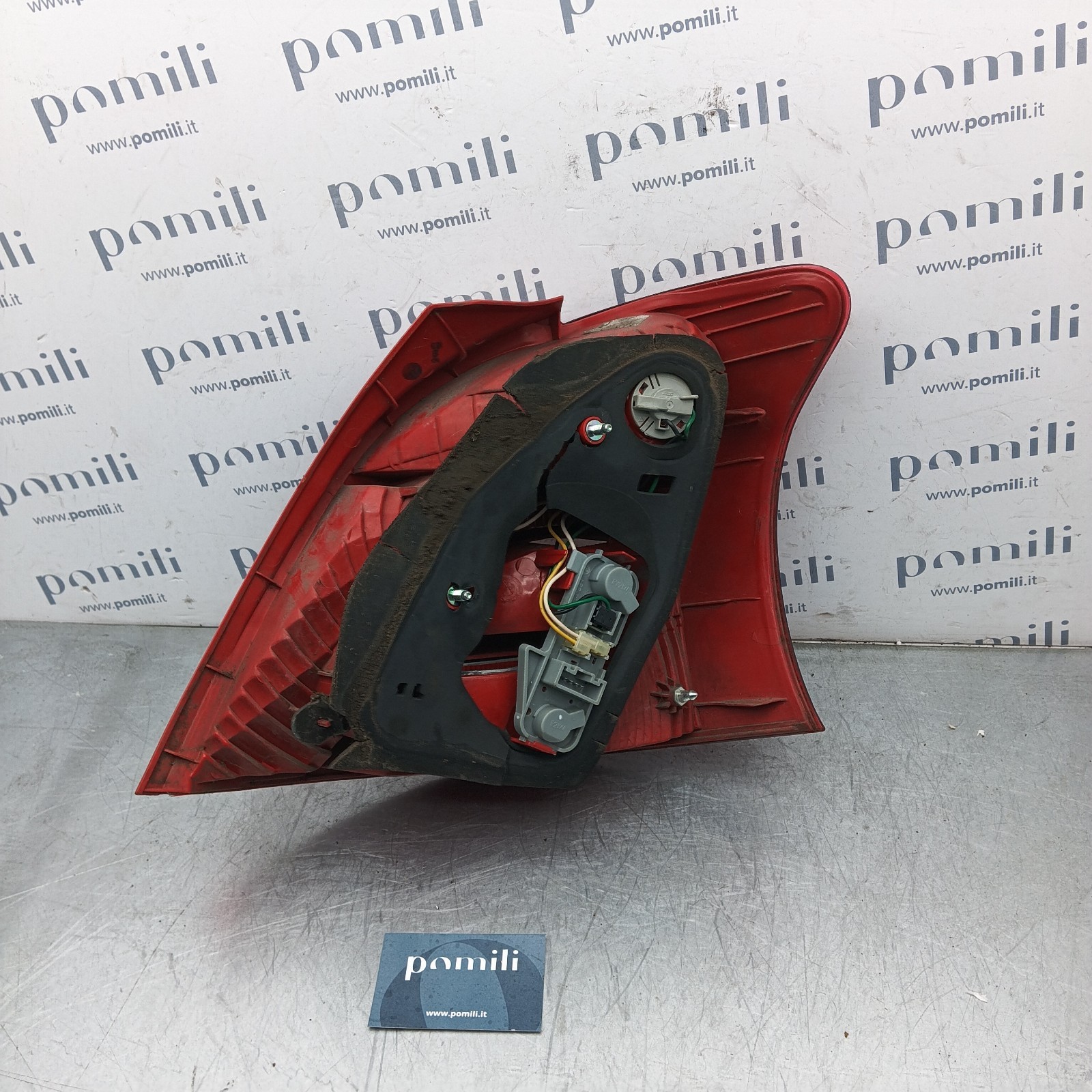 Pomili Fanaleria Fanale posteriore Toyota Yaris II sinistro alogeno 81561-52490 usato