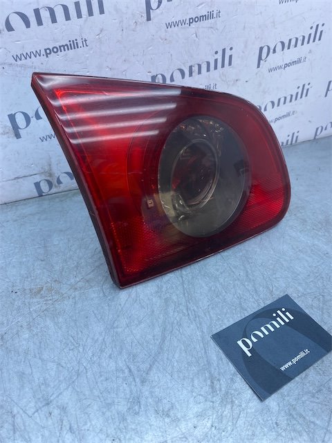 Pomili Fanaleria Fanale post. parte int. S002 Volkswagen Passat (3C) (02/05>12/10<) usato