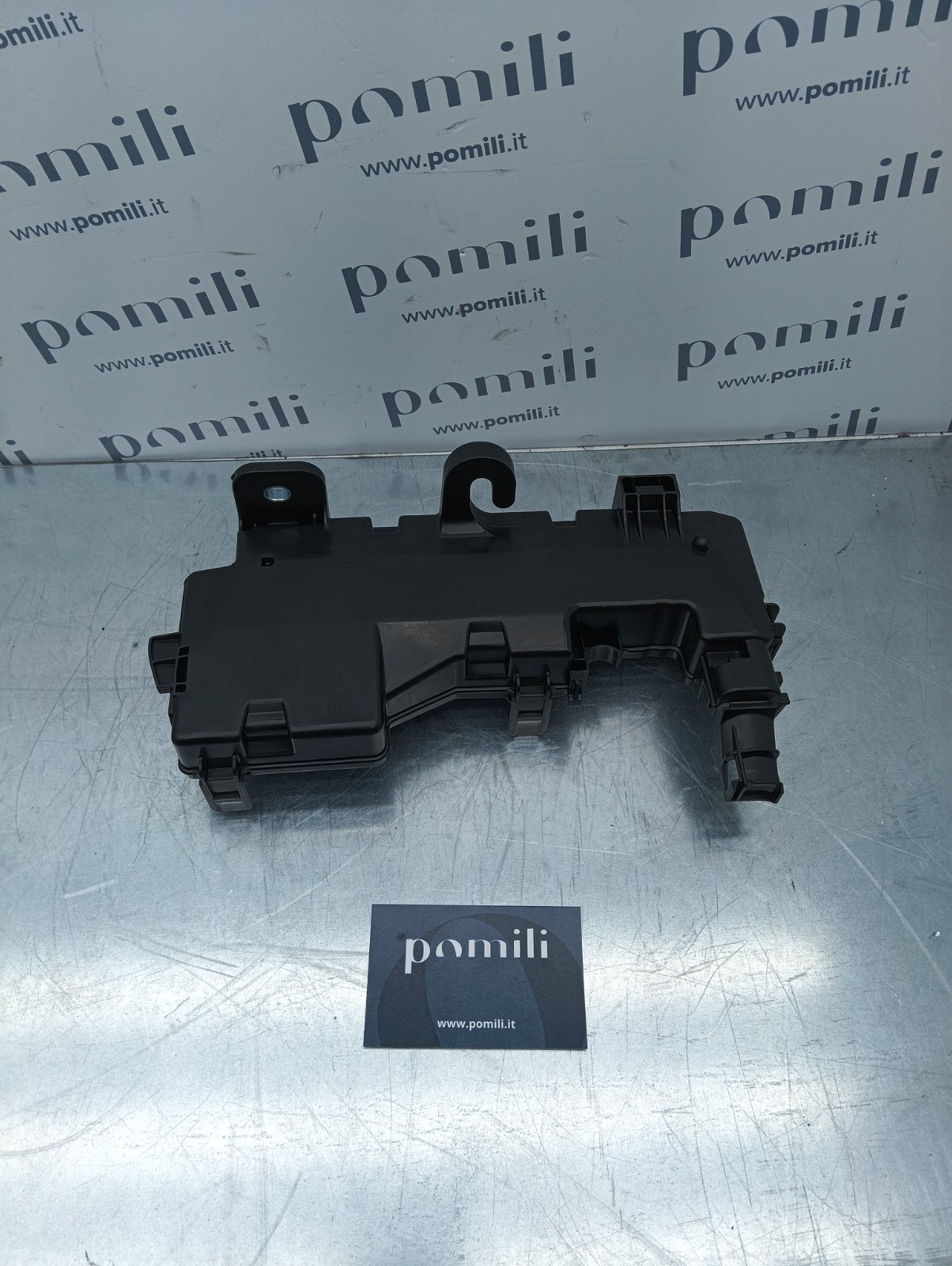 Pomili Motorini avviamento, alternatori, ECU e cavi Toyota Aygo II coperchio copri relè 82663-0H040 nuovo