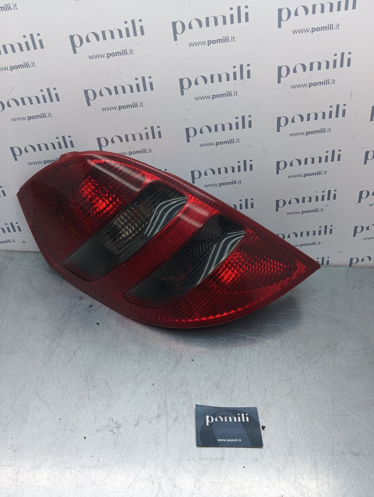 Pomili Fanaleria Mercedes-Benz A180 W169 fanale posteriore sinistro 1698200964 usato