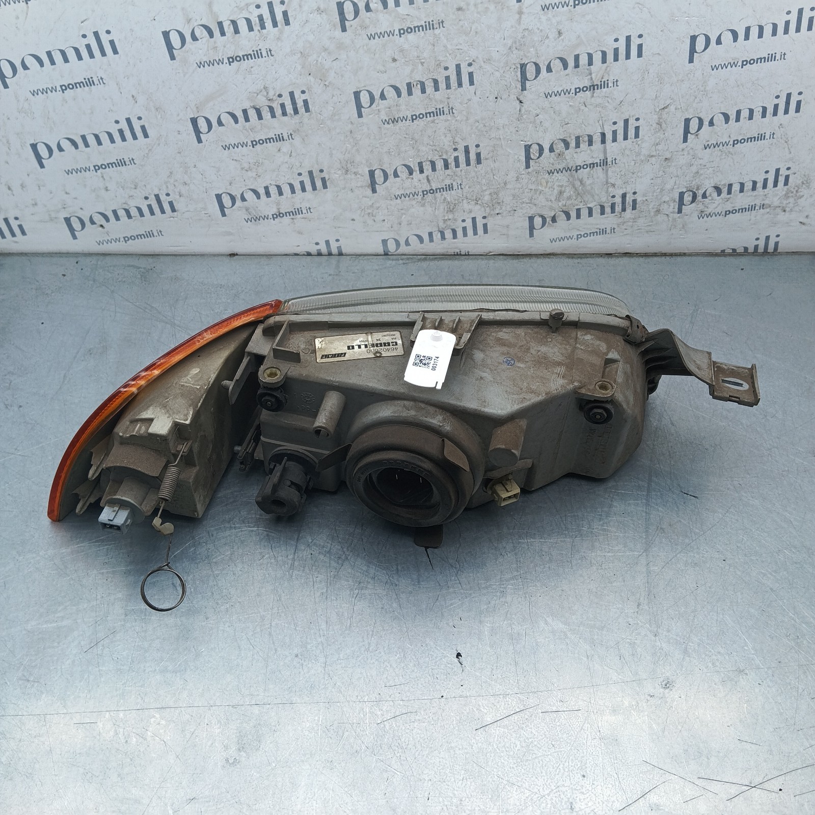 Pomili Fanaleria Fiat Punto II 46402650 faro sinistro con freccia usato