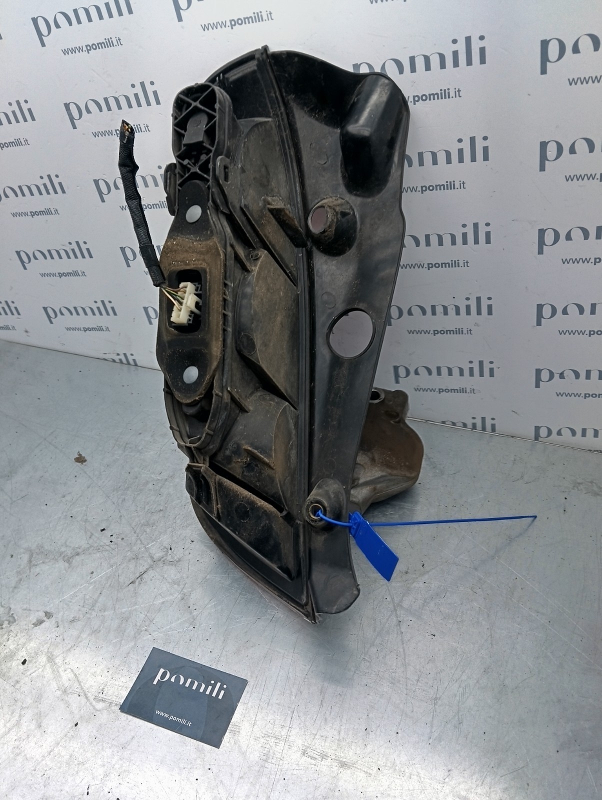 Pomili Fanaleria Lancia Y 1° serie fanale posteriore destro usato
