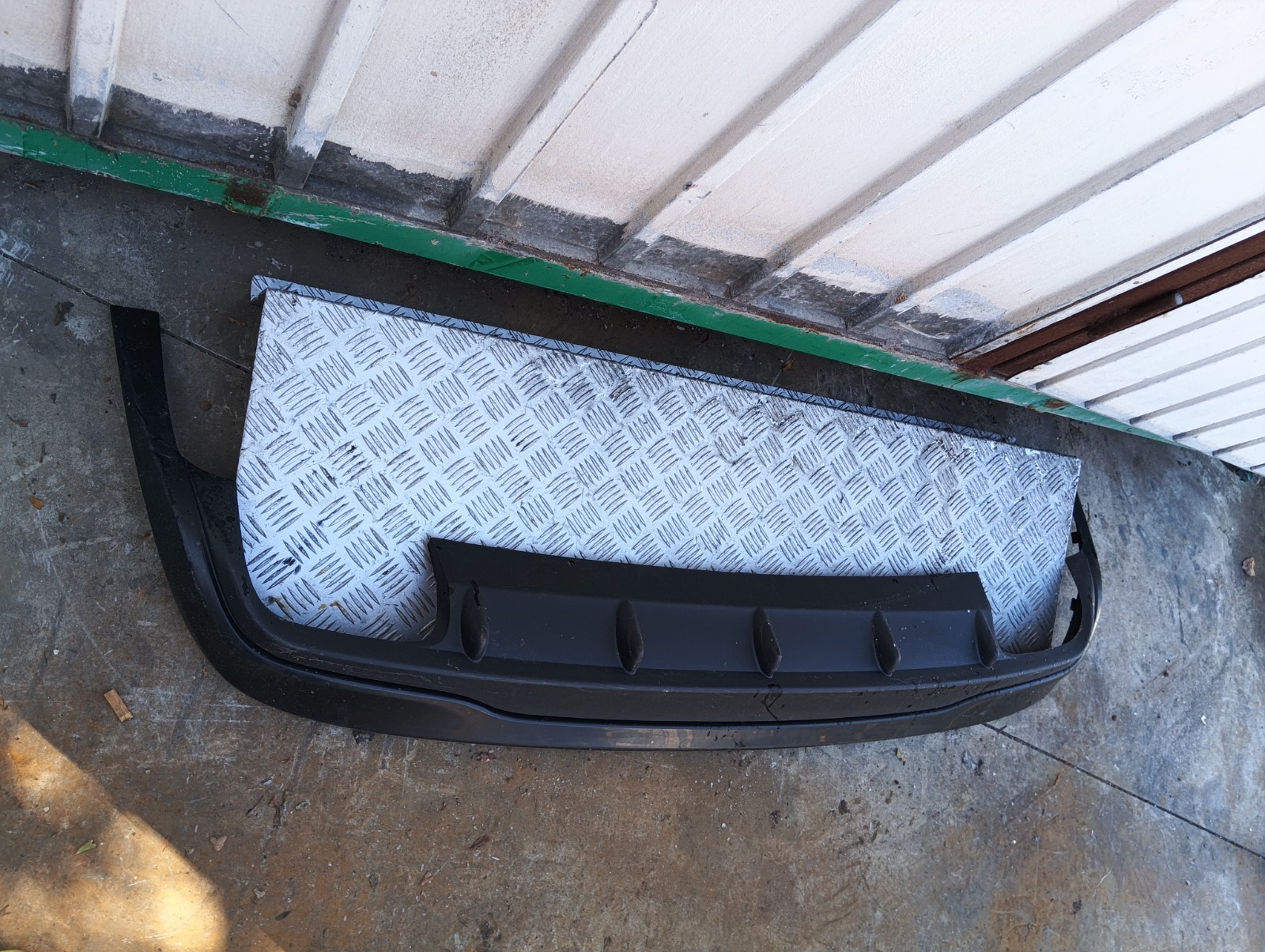 Pomili Paraurti posteriore Volvo V40 Hatchback 31330883 nuovo