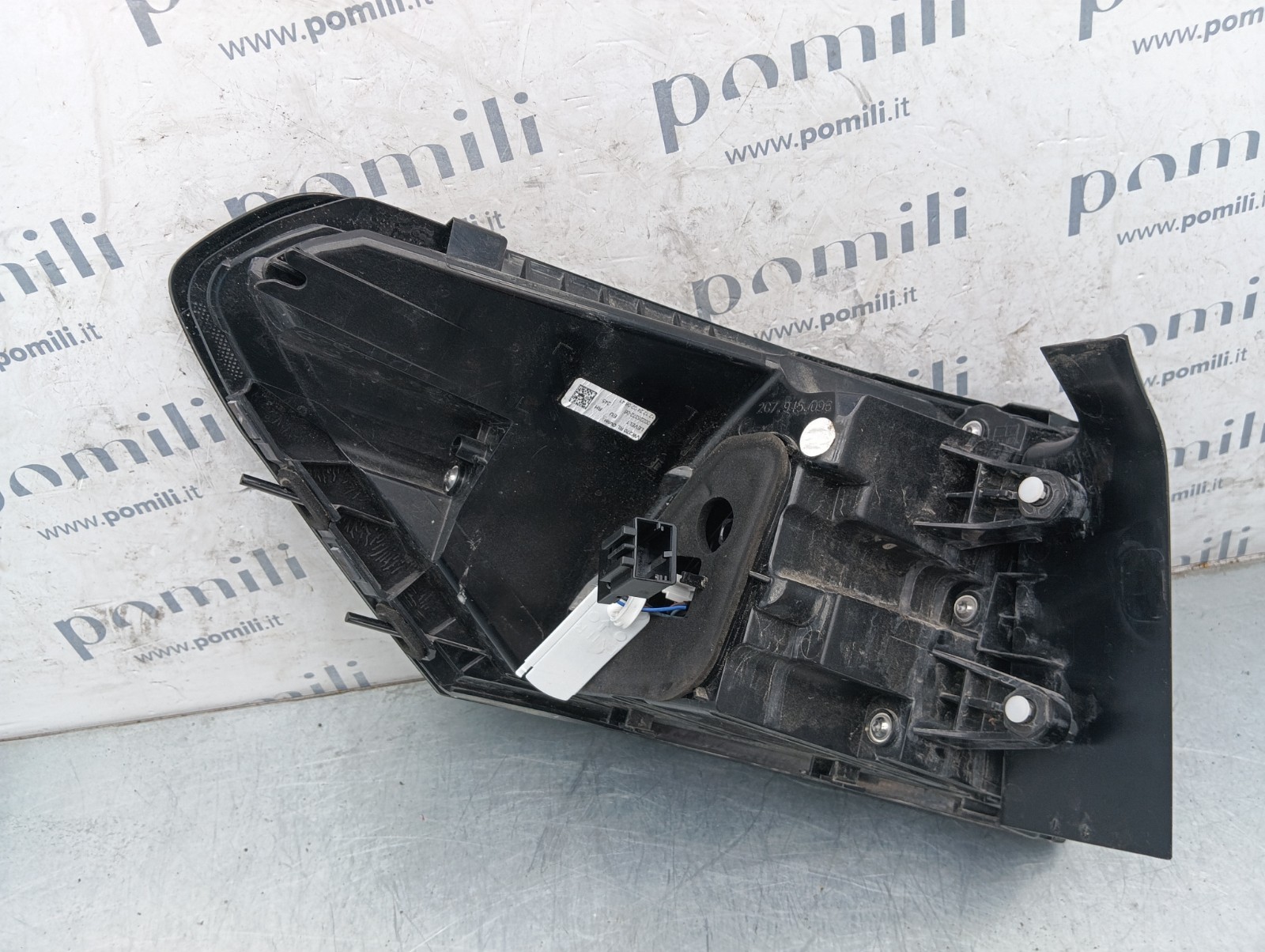 Pomili Fanaleria Volkswagen Taigo fanale posteriore destro crepato