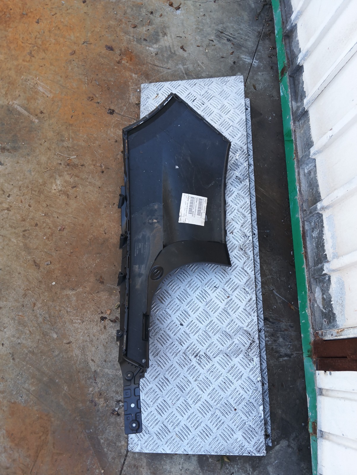 Pomili Paraurti posteriore Angolo destro Volvo XC40 31449337 nuovo