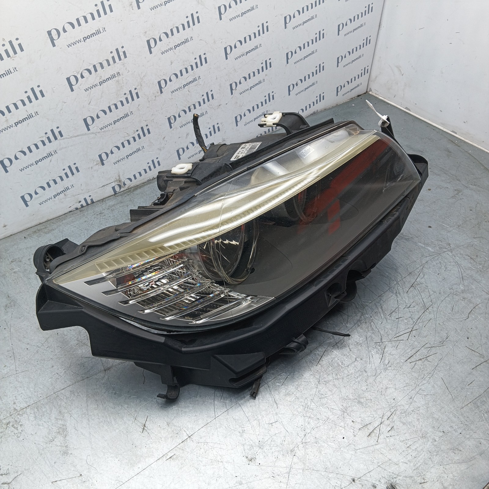 Pomili Fanaleria BMW S3 (E90/E91) faro anteriore destro usato