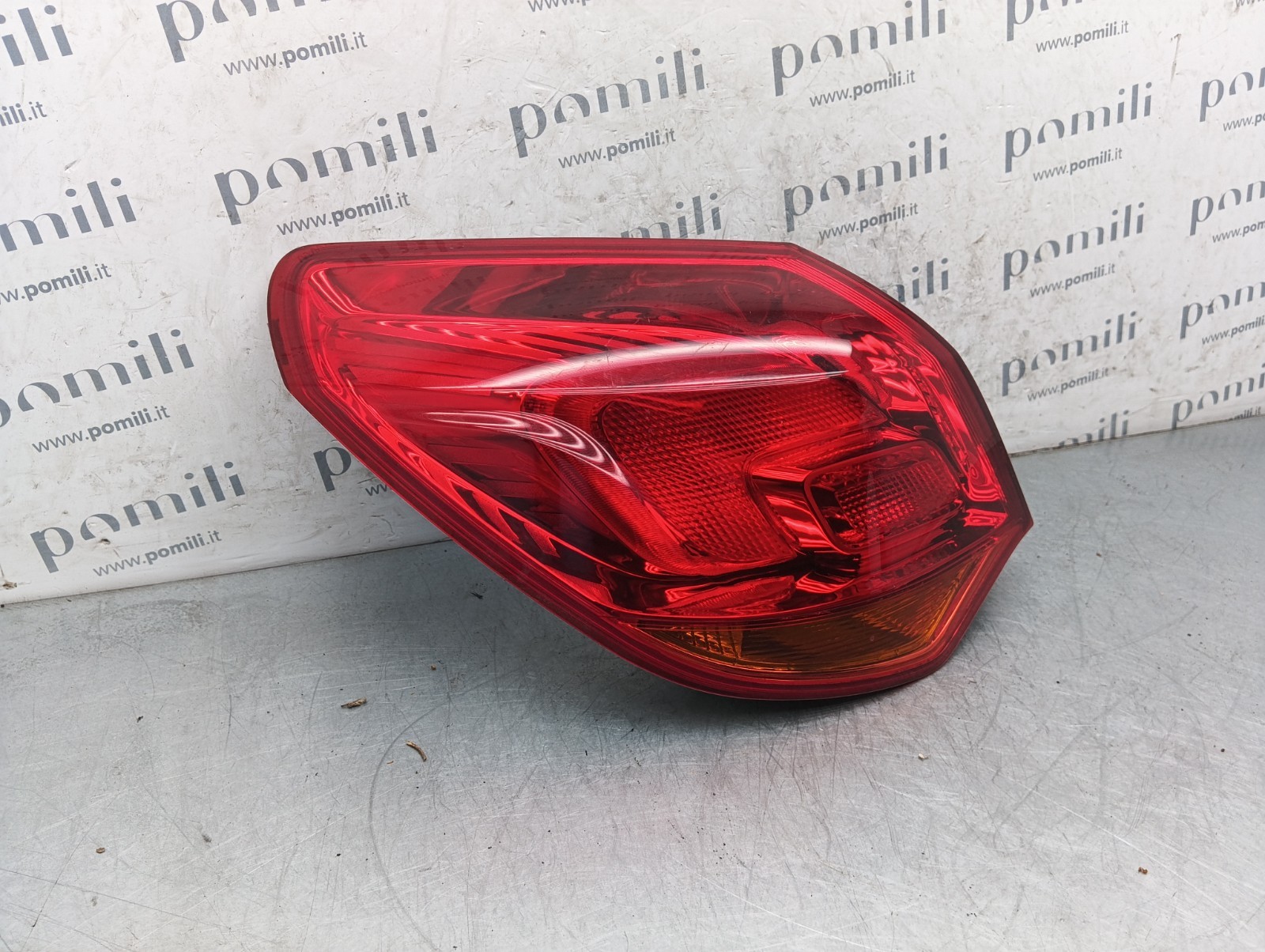 Pomili Fanaleria Opel Astra J fanale posteriore sinistro usato