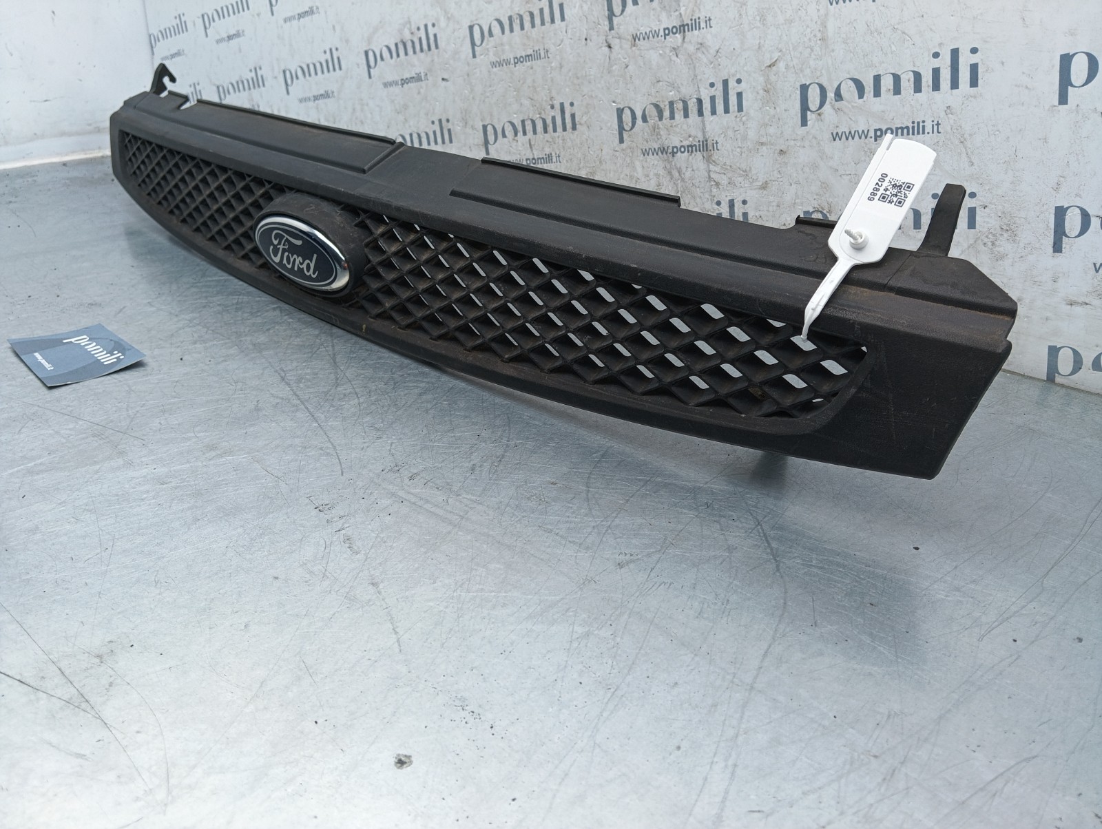 Pomili Lamierati esterni Griglia frontale Ford Fiesta (2002-2008) 2S61-8A133-BW usata