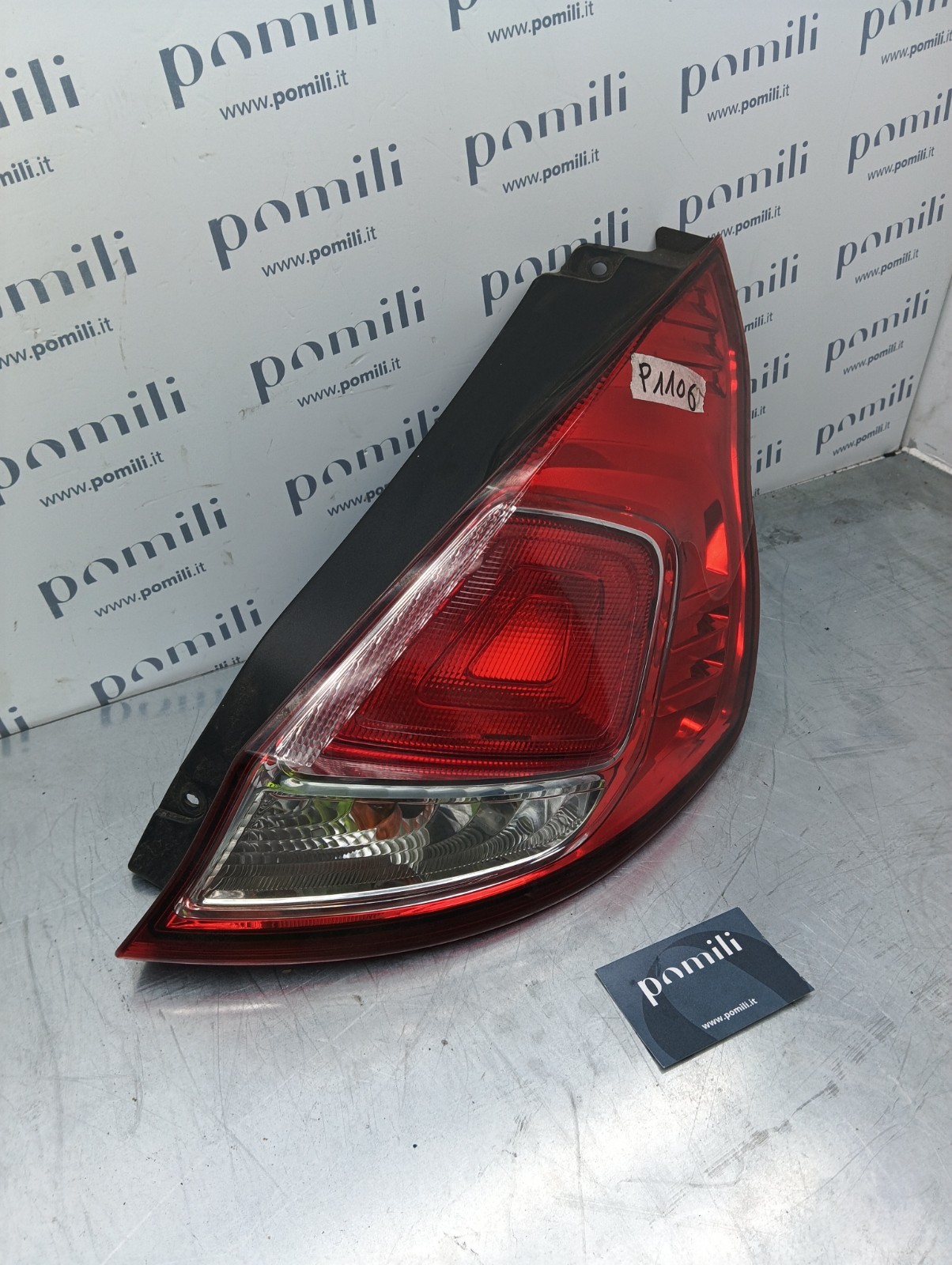 Pomili Fanaleria Ford Fiesta Mk7 hatchback C1BB-13404-A fanale posteriore destro usato