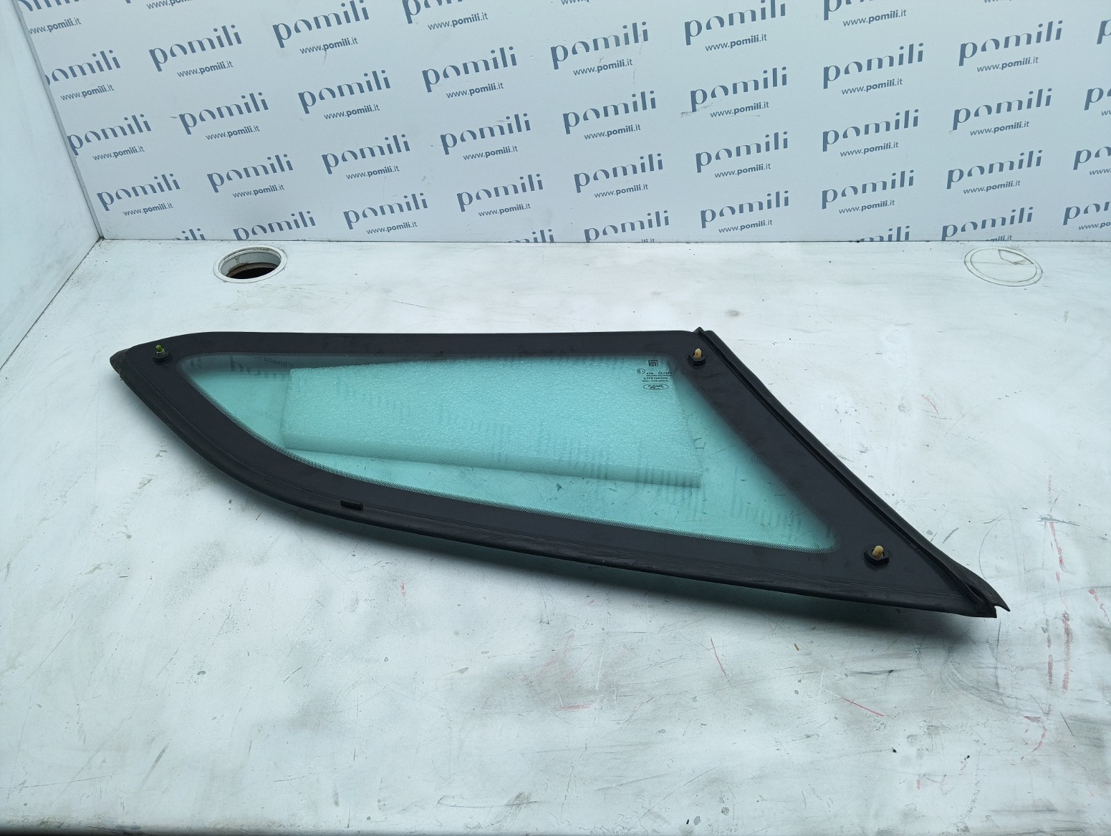 Pomili Cristalli Ford Focus BM51-N297B00-D vetro fisso posteriore destro