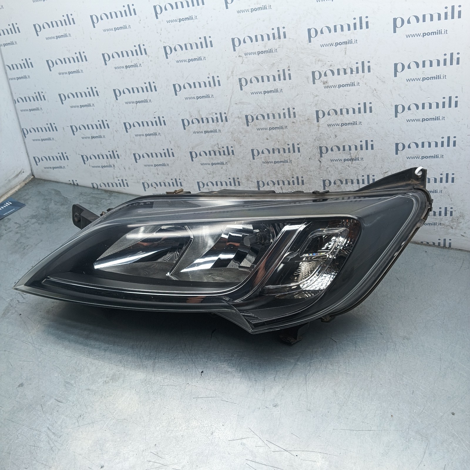 Pomili Fanaleria Fiat Ducato Peugeot Boxer Citroen Jumpy faro anteriore sinistro usato