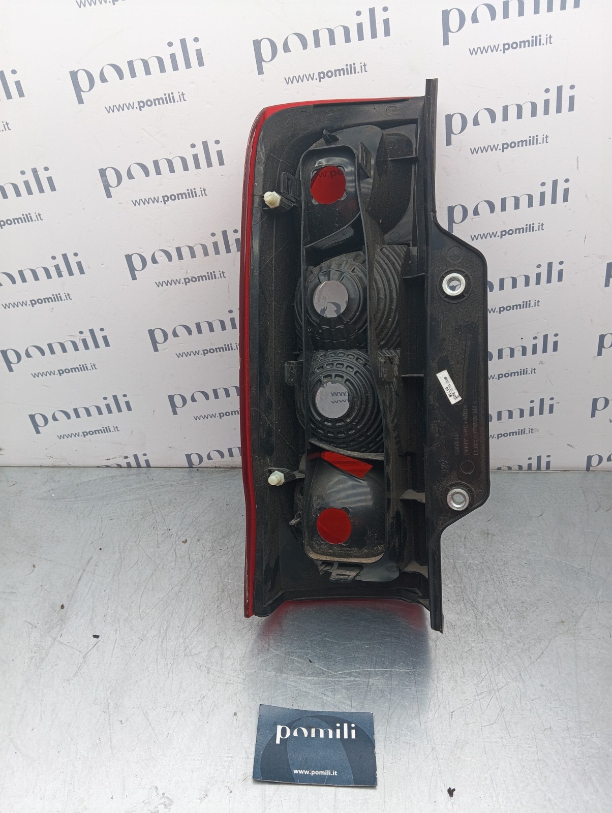 Pomili Fanaleria Fanale posteriore destro Citroen Nemo 1353205080 fanale usato