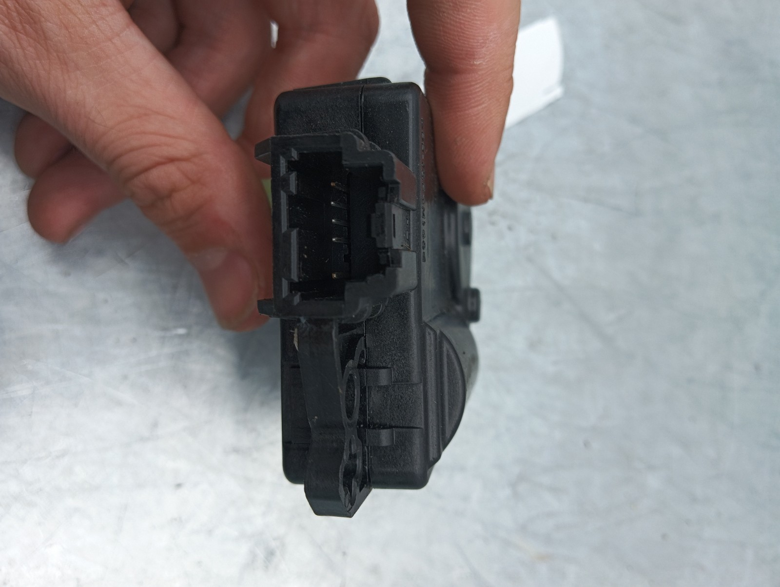 Pomili Motore e cambio con supporti motorino attuatore clima AV11-19E616-GA usato